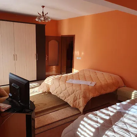 Gest House شكودر